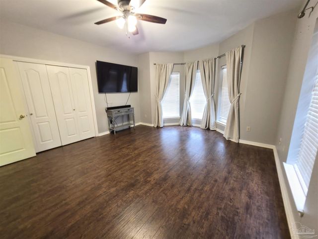 3249 Windmill Cir, Cantonment, FL 32533