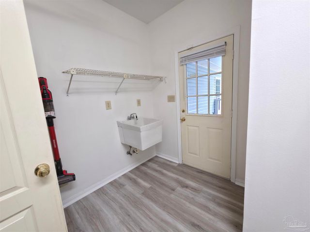 3249 Windmill Cir, Cantonment, FL 32533