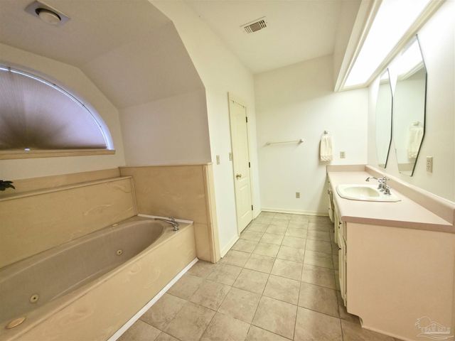 3249 Windmill Cir, Cantonment, FL 32533