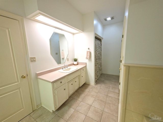 3249 Windmill Cir, Cantonment, FL 32533