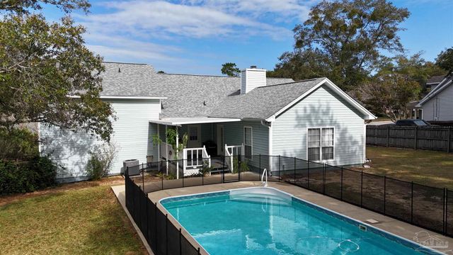 3249 Windmill Cir, Cantonment, FL 32533