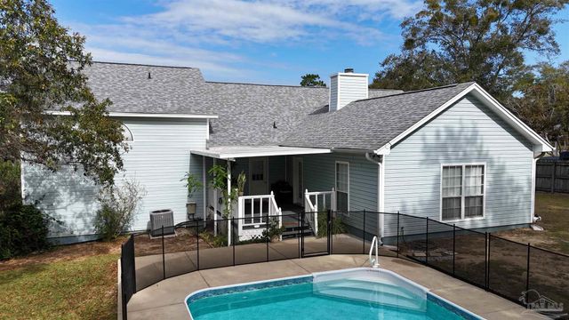 3249 Windmill Cir, Cantonment, FL 32533