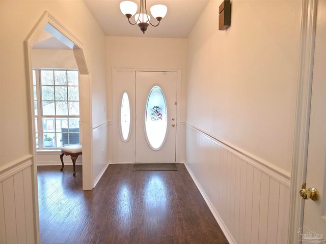 3249 Windmill Cir, Cantonment, FL 32533