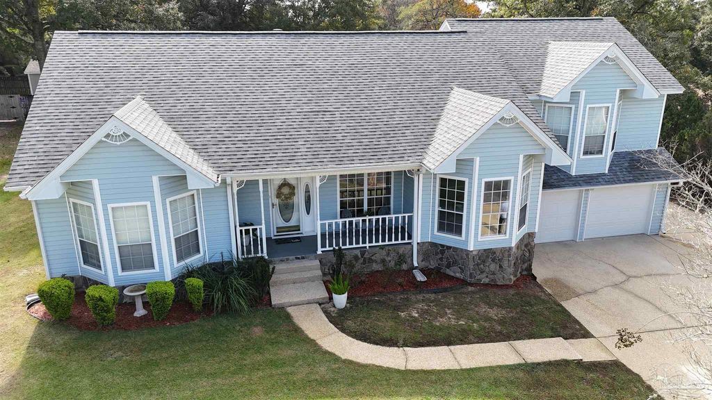 3249 Windmill Cir, Cantonment, FL 32533