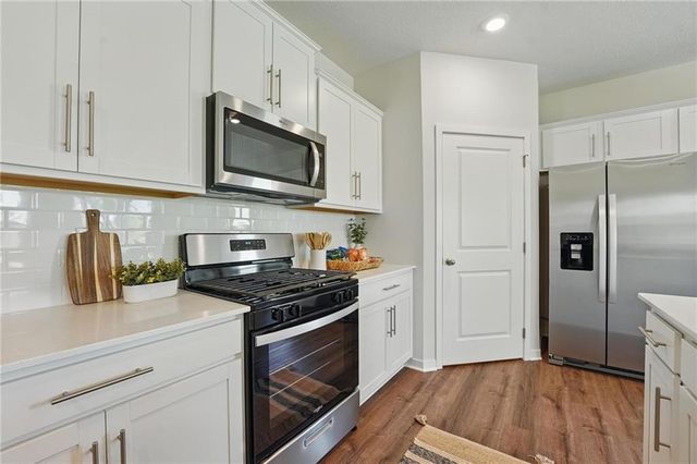 21532 Carrara Circle, Peculiar, MO 64078