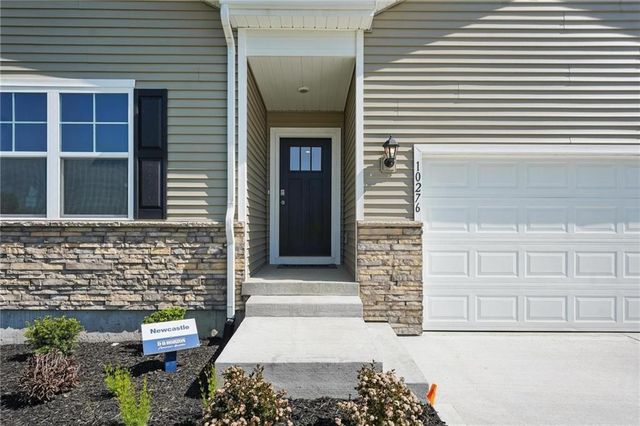 21532 Carrara Circle, Peculiar, MO 64078