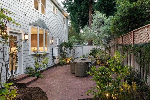 561 Orange Avenue, Los Altos, CA 94022