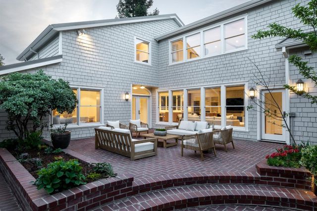 561 Orange Avenue, Los Altos, CA 94022