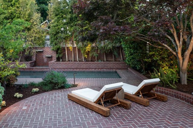 561 Orange Avenue, Los Altos, CA 94022