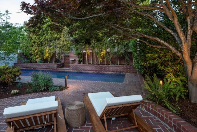561 Orange Avenue, Los Altos, CA 94022