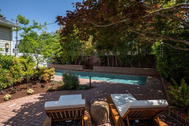 561 Orange Avenue, Los Altos, CA 94022