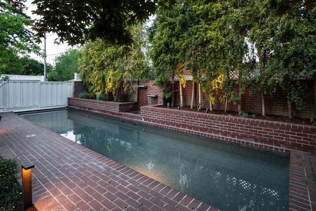 561 Orange Avenue, Los Altos, CA 94022