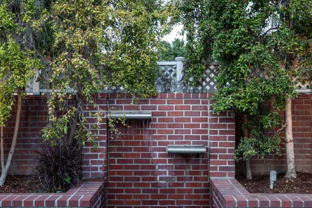561 Orange Avenue, Los Altos, CA 94022