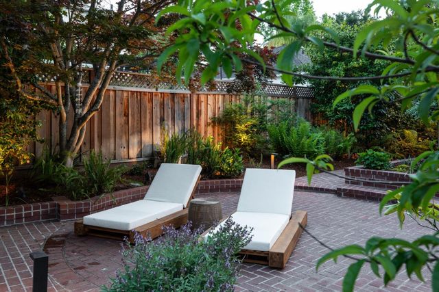 561 Orange Avenue, Los Altos, CA 94022