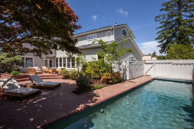561 Orange Avenue, Los Altos, CA 94022