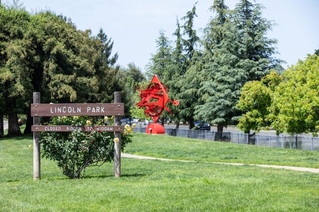 561 Orange Avenue, Los Altos, CA 94022
