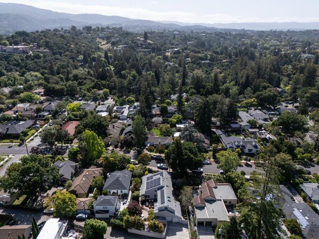 561 Orange Avenue, Los Altos, CA 94022