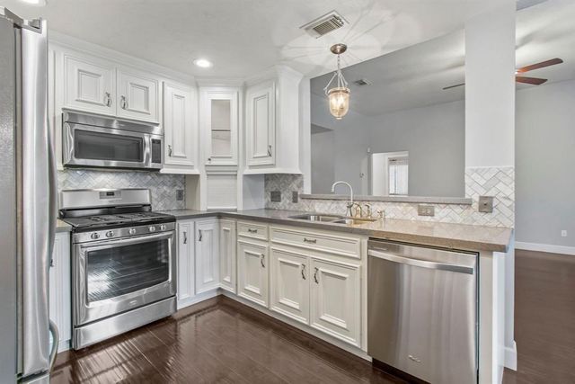 2209 Ames Street, Pearland, TX 77584