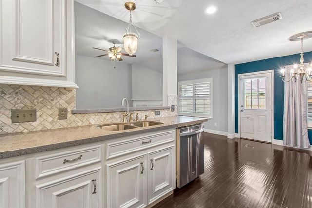 2209 Ames Street, Pearland, TX 77584