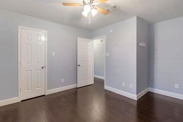 2209 Ames Street, Pearland, TX 77584