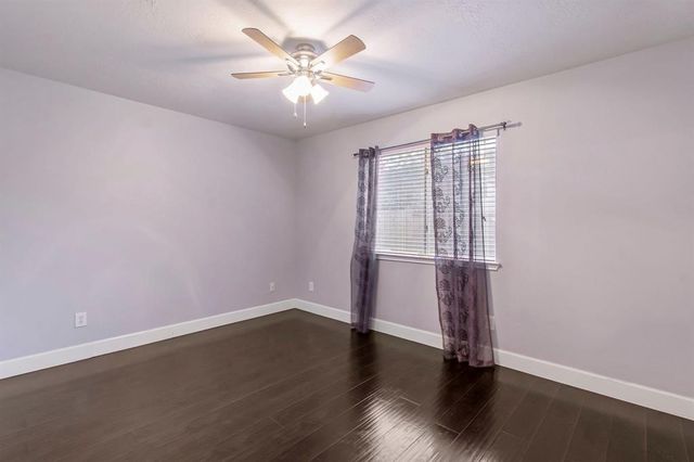 2209 Ames Street, Pearland, TX 77584