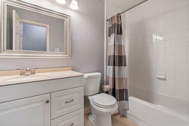 2209 Ames Street, Pearland, TX 77584