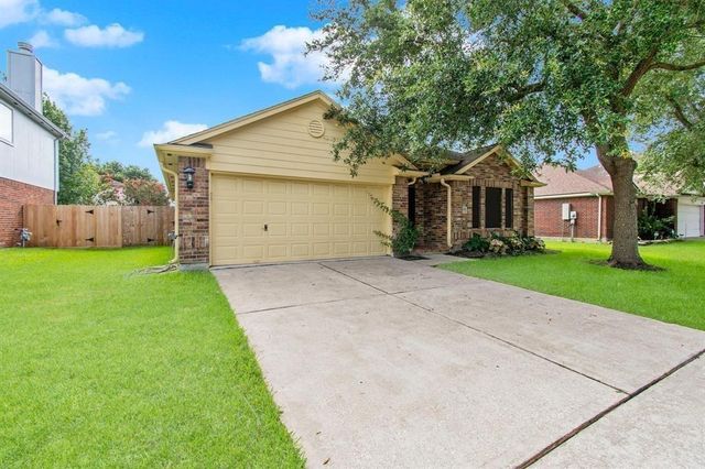 2209 Ames Street, Pearland, TX 77584