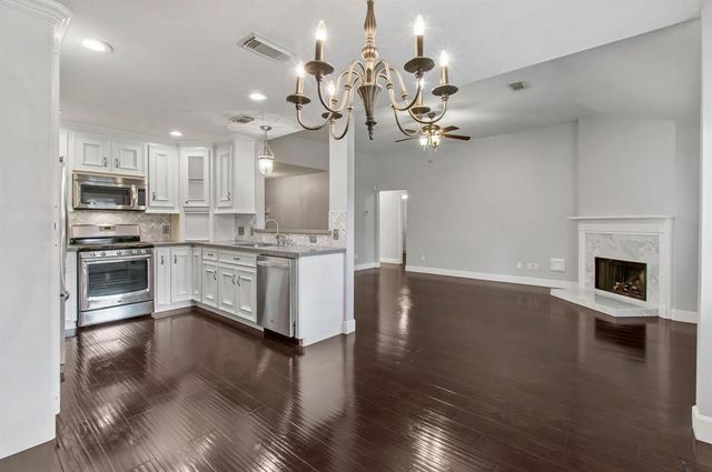 2209 Ames Street, Pearland, TX 77584