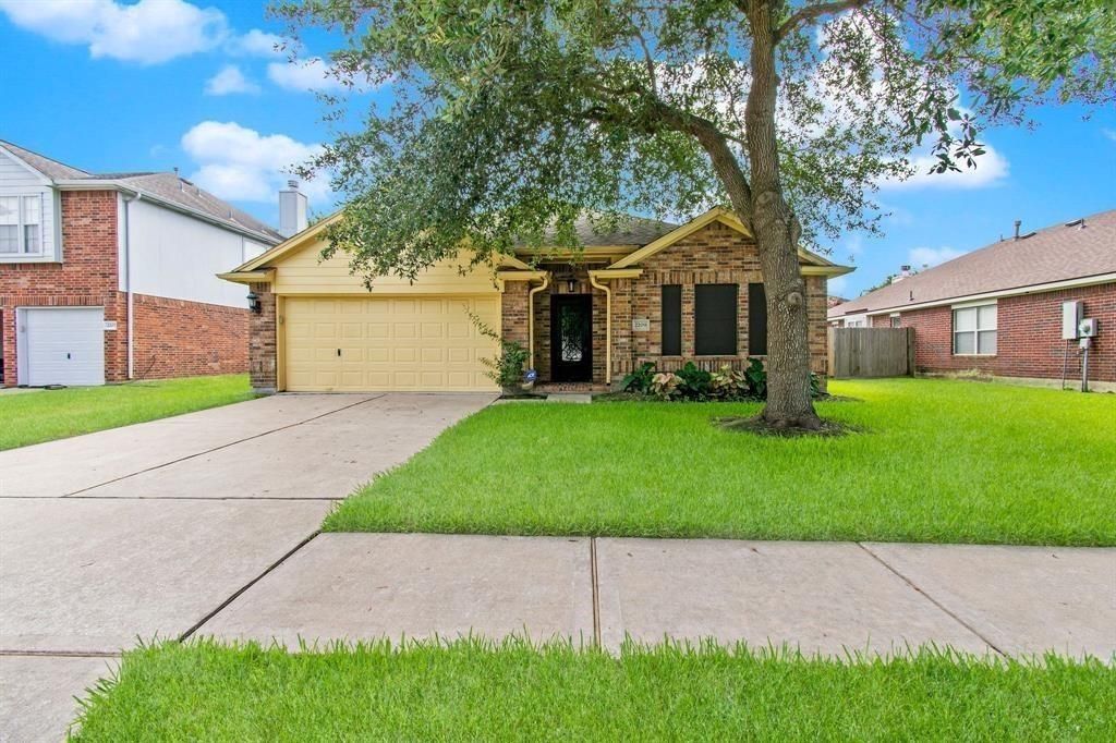 2209 Ames Street, Pearland, TX 77584