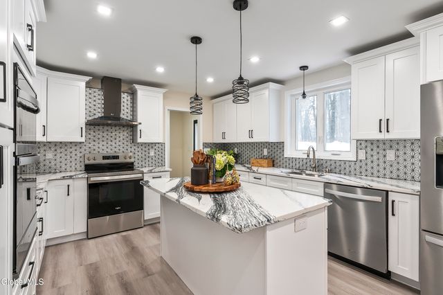 116 Woodin Road, Halfmoon, NY 12065