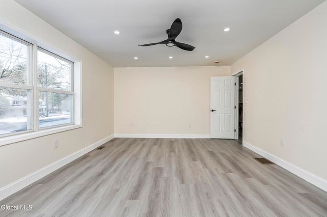 116 Woodin Road, Halfmoon, NY 12065