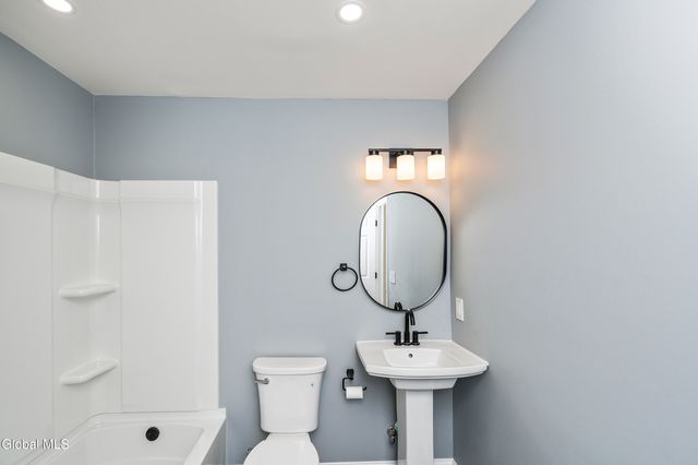 116 Woodin Road, Halfmoon, NY 12065