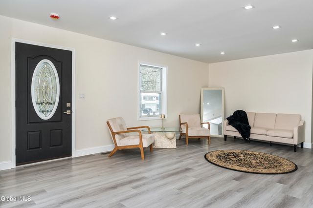 116 Woodin Road, Halfmoon, NY 12065