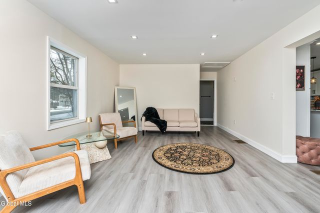 116 Woodin Road, Halfmoon, NY 12065