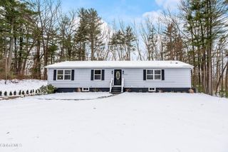 116 Woodin Road, Halfmoon, NY 12065