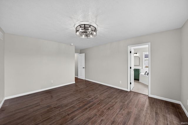 5111 Bankside Court, Mishawaka, IN 46544