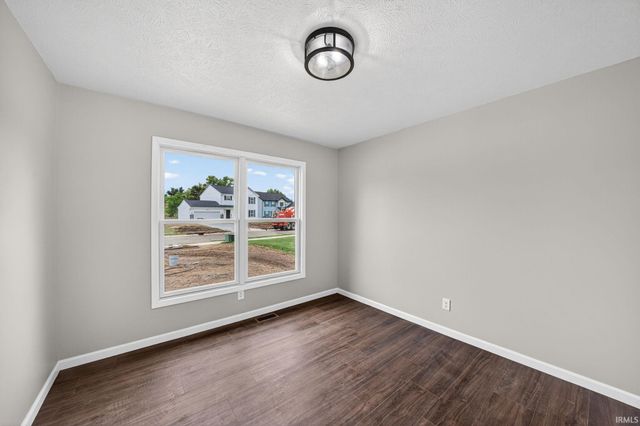 5111 Bankside Court, Mishawaka, IN 46544
