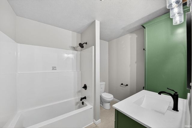 5111 Bankside Court, Mishawaka, IN 46544