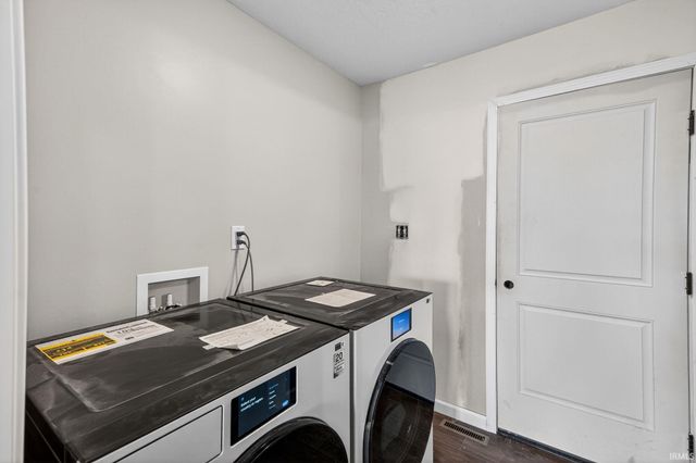 5111 Bankside Court, Mishawaka, IN 46544