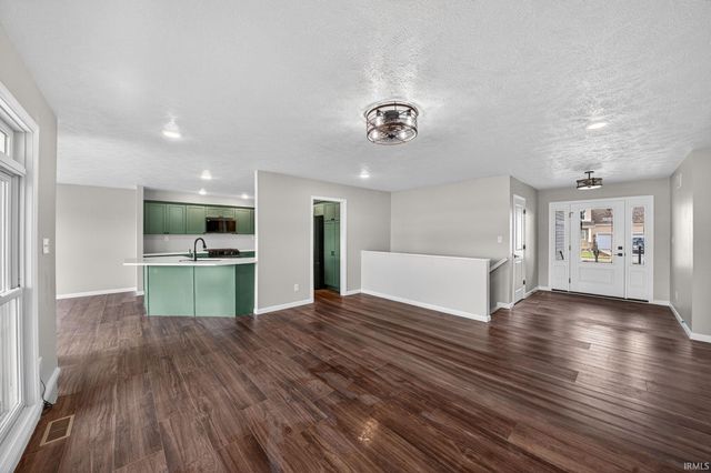 5111 Bankside Court, Mishawaka, IN 46544