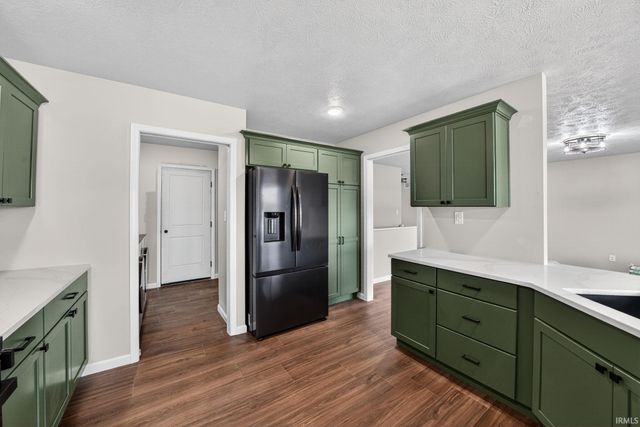 5111 Bankside Court, Mishawaka, IN 46544