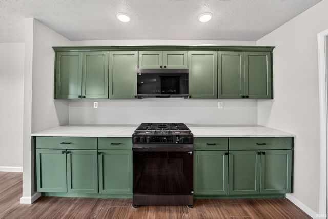 5111 Bankside Court, Mishawaka, IN 46544