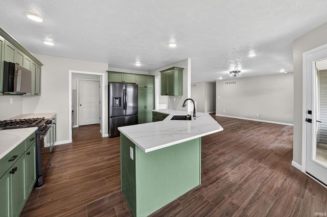 5111 Bankside Court, Mishawaka, IN 46544