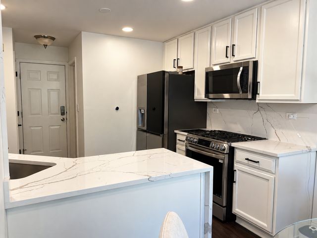 485 Metropolitan Street, Aurora, IL 60502