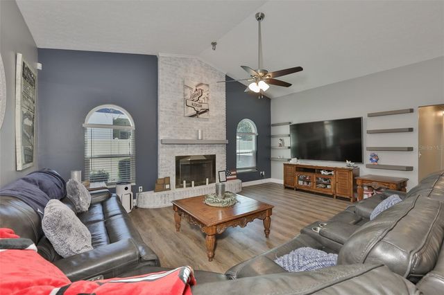 3931 APPLETREE DRIVE, Valrico, FL 33594