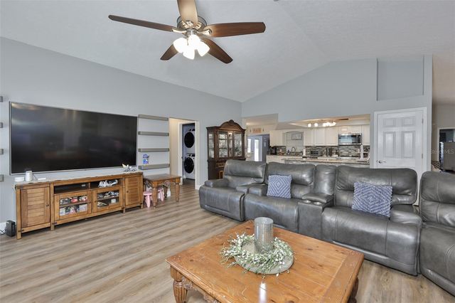 3931 APPLETREE DRIVE, Valrico, FL 33594