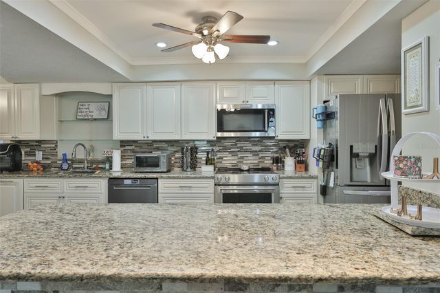 3931 APPLETREE DRIVE, Valrico, FL 33594