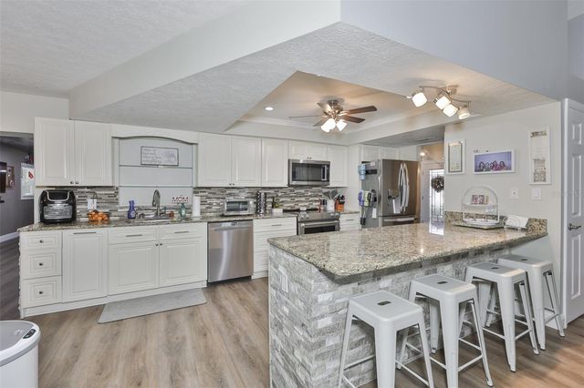 3931 APPLETREE DRIVE, Valrico, FL 33594