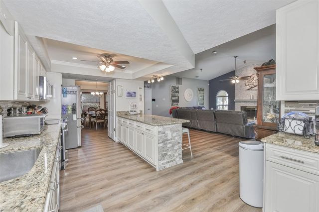 3931 APPLETREE DRIVE, Valrico, FL 33594