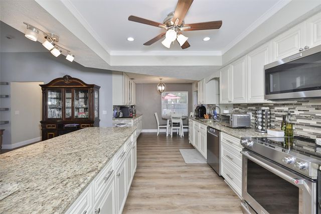 3931 APPLETREE DRIVE, Valrico, FL 33594